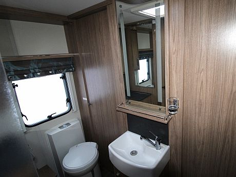 Coachman Laser 650/4  2015 image