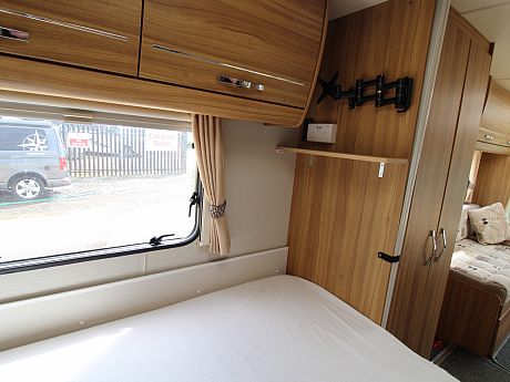 Elddis Majestic 155 - 2015 image