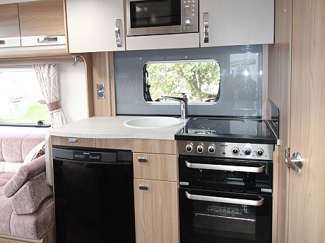 Swift Corniche 15/2 - 2015 image