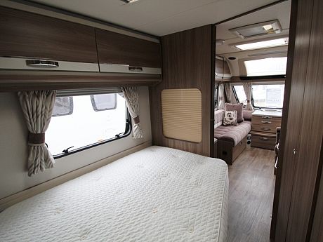 Swift Corniche 19/4 2015 image