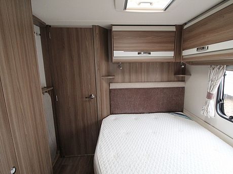 Swift Corniche 19/4 2015 image