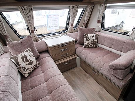 Swift Corniche 19/4 2015 image