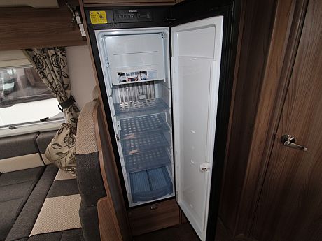 Bessacarr Hi-Line 424 - 2016 image