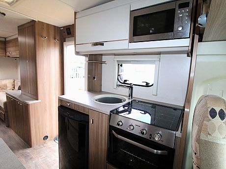 Swift Lifestyle 686 - 2016 image