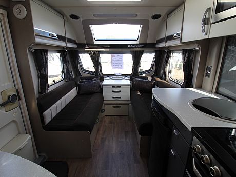 Swift Celebration 580 2016 image