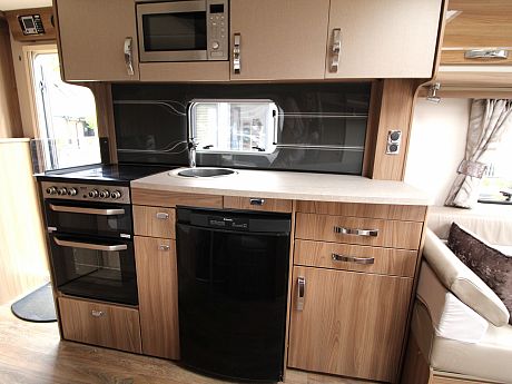 Swift Corniche 17/4 -2016 image