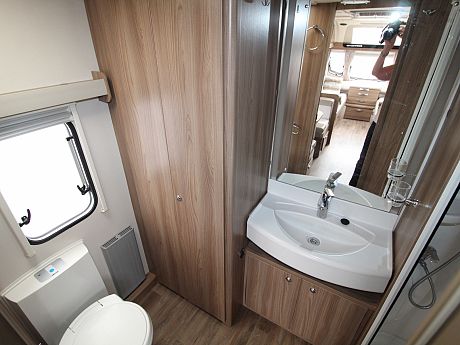 Swift Corniche 17/4 -2016 image