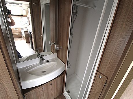 Swift Corniche 17/4 -2016 image