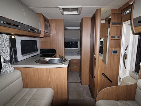 Auto-Trail Tracker RB - 2017 image