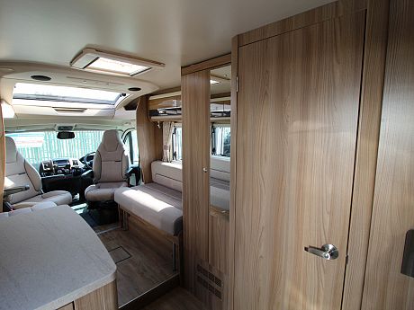 Swift Bessacarr 412 - 2017 image