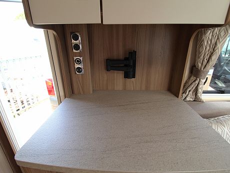 Swift Bessacarr 412 - 2017 image