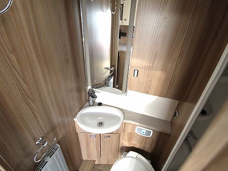 Swift Bessacarr 412 - 2017 image