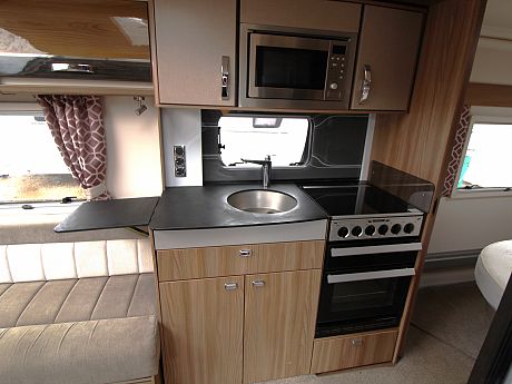 Swift Conqueror 580 - 2017 image