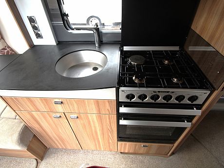 Swift Conqueror 580 - 2017 image