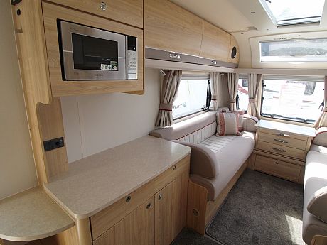 Elddis Supreme 482 2017 image