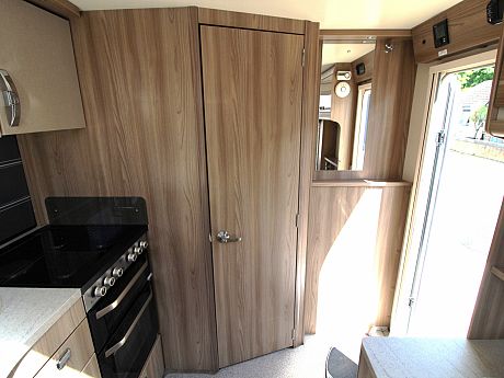 Swift Corniche 15/2 - 2017 image