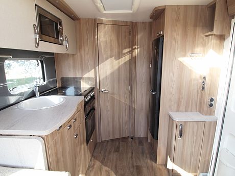 Swift Corniche 21/4 2017 image
