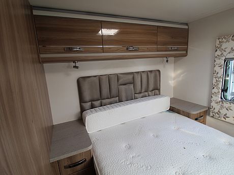 Swift Corniche 21/4 2017 image
