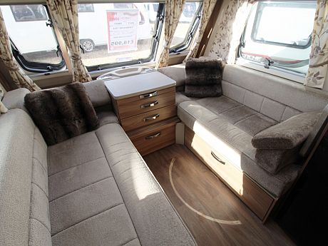 Swift Corniche 19/4 2017 image