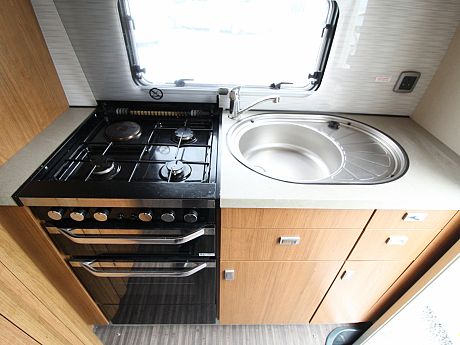 Auto-Trail Tracker EKS - 2018 image