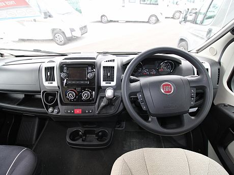 Auto-Trail Tracker EKS - 2018 image