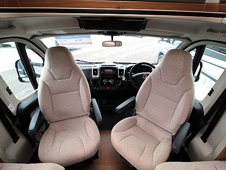 Auto-Trail Tracker EKS - 2018 image