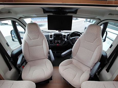 Auto-Trail Tracker EKS - 2018 image