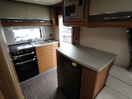 Auto-Trail Tracker EKS - 2018 image