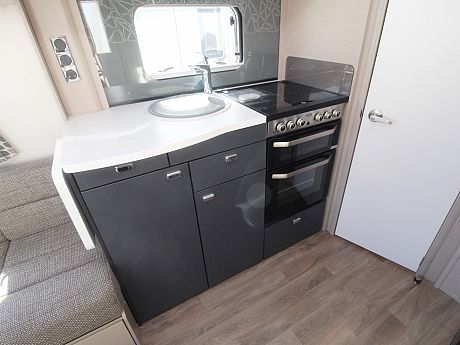 Swift Sterling Eccles 635 Lux image