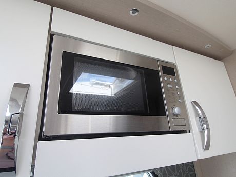 Swift Sterling Eccles 635 Lux image
