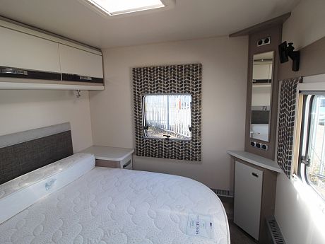 Swift Sterling Eccles 635 Lux image