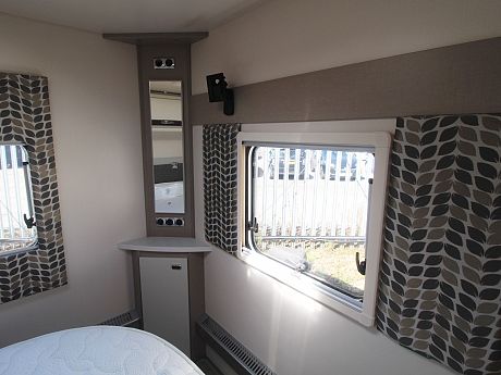Swift Sterling Eccles 635 Lux image