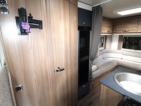 Swift Escape 674 - 2019 image