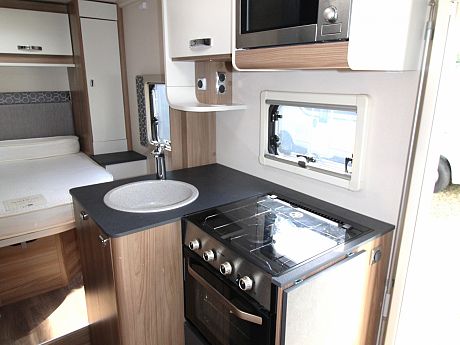 Swift Escape 69-4 Auto - 2019 image