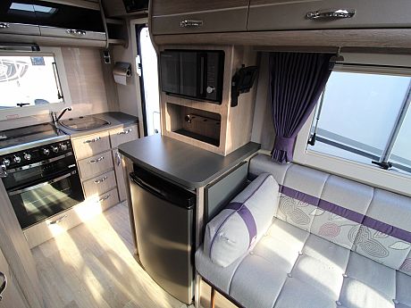 Auto-Sleeper  Broadway EK - 2020 image