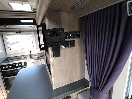 Auto-Sleeper  Broadway EK - 2020 image