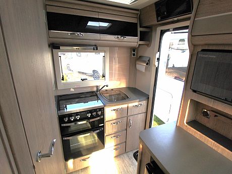 Auto-Sleeper  Broadway EK - 2020 image