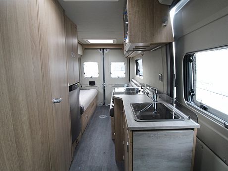 Auto-Trail V-Line SE 635 2020 image