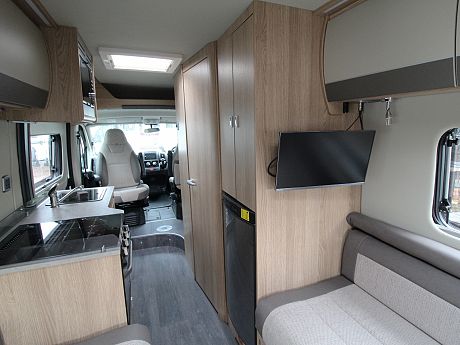 Auto-Trail V-Line SE 635 2020 image
