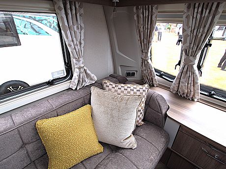 Coachman VIP 460 - 2026 image