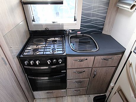 Auto-Sleeper  Bourton -2021 image
