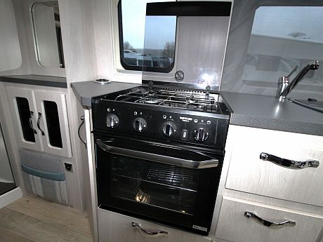 Auto-Sleeper  Kingham 2020 image