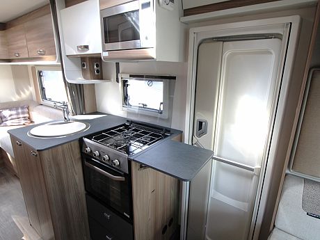 Swift Escape 674 - 2021 image