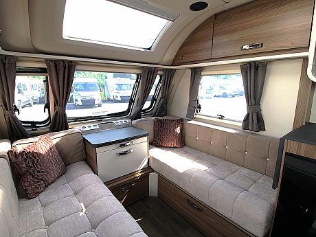 Swift Ace Globetrotter image
