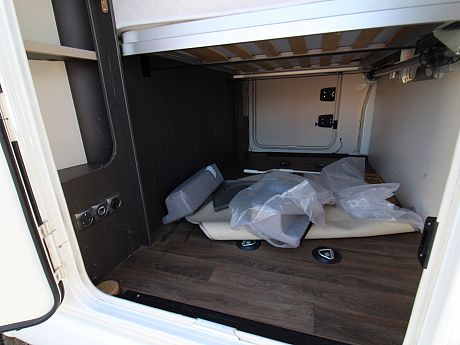 Swift Escape 694 - 2022 image