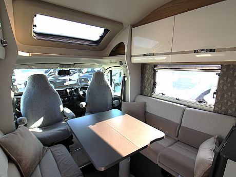 Swift Escape 694 - 2022 image