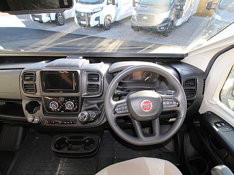 Swift Escape 694 - 2022 image