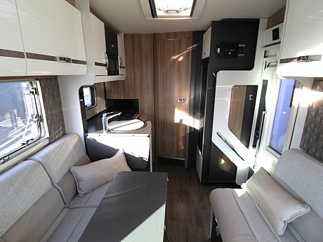 Swift Escape 694 - 2022 image