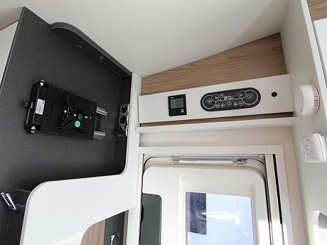 Swift Escape 694 - 2022 image