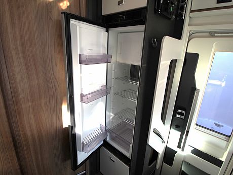 Swift Escape 694 - 2022 image